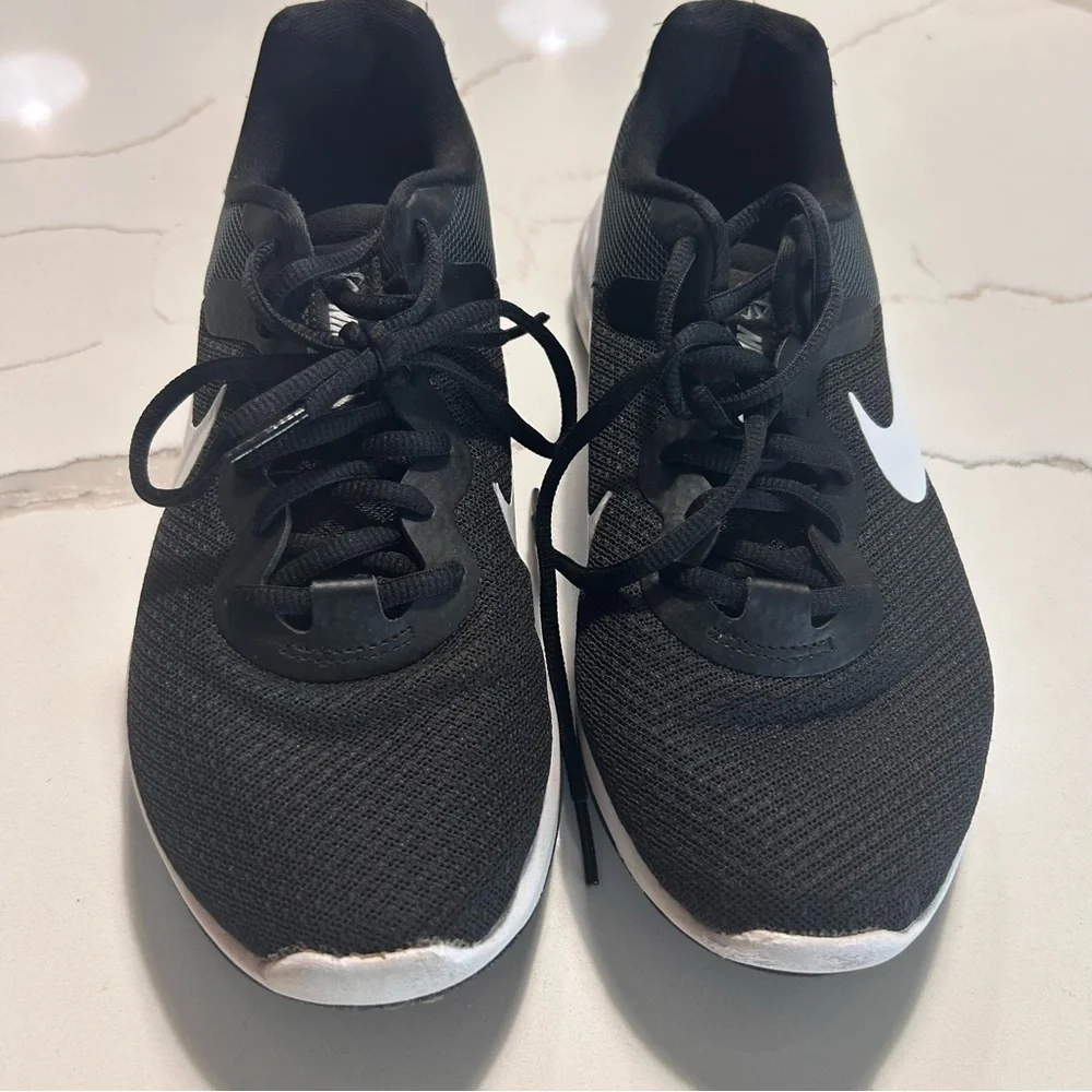 Nike Revolution 6 Shoes Womens Size 8 Black White Running Training Sneakers
